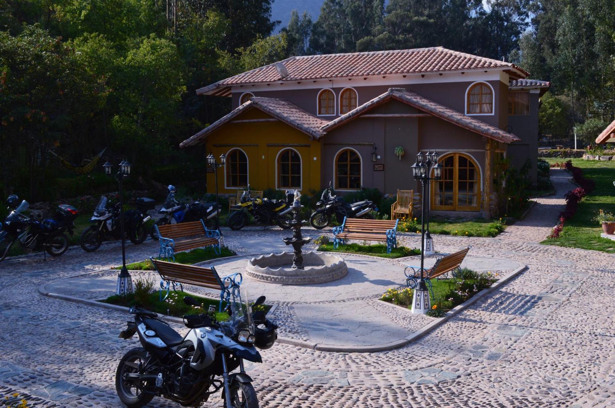 Hotel Pisonay Pueblo Urubamba Exterior foto